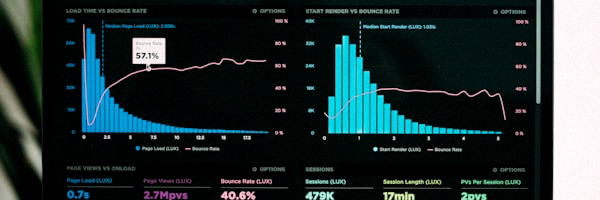 展示VPN协议选择界面，包括WireGuard、IKEv2、OpenVPN等选项